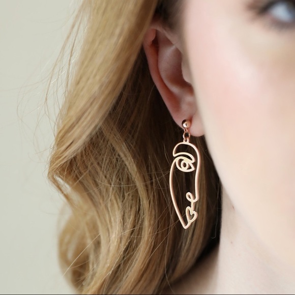 Urban Outfitters Jewelry - Abstract Kiss Face Gold Dangle Earrings